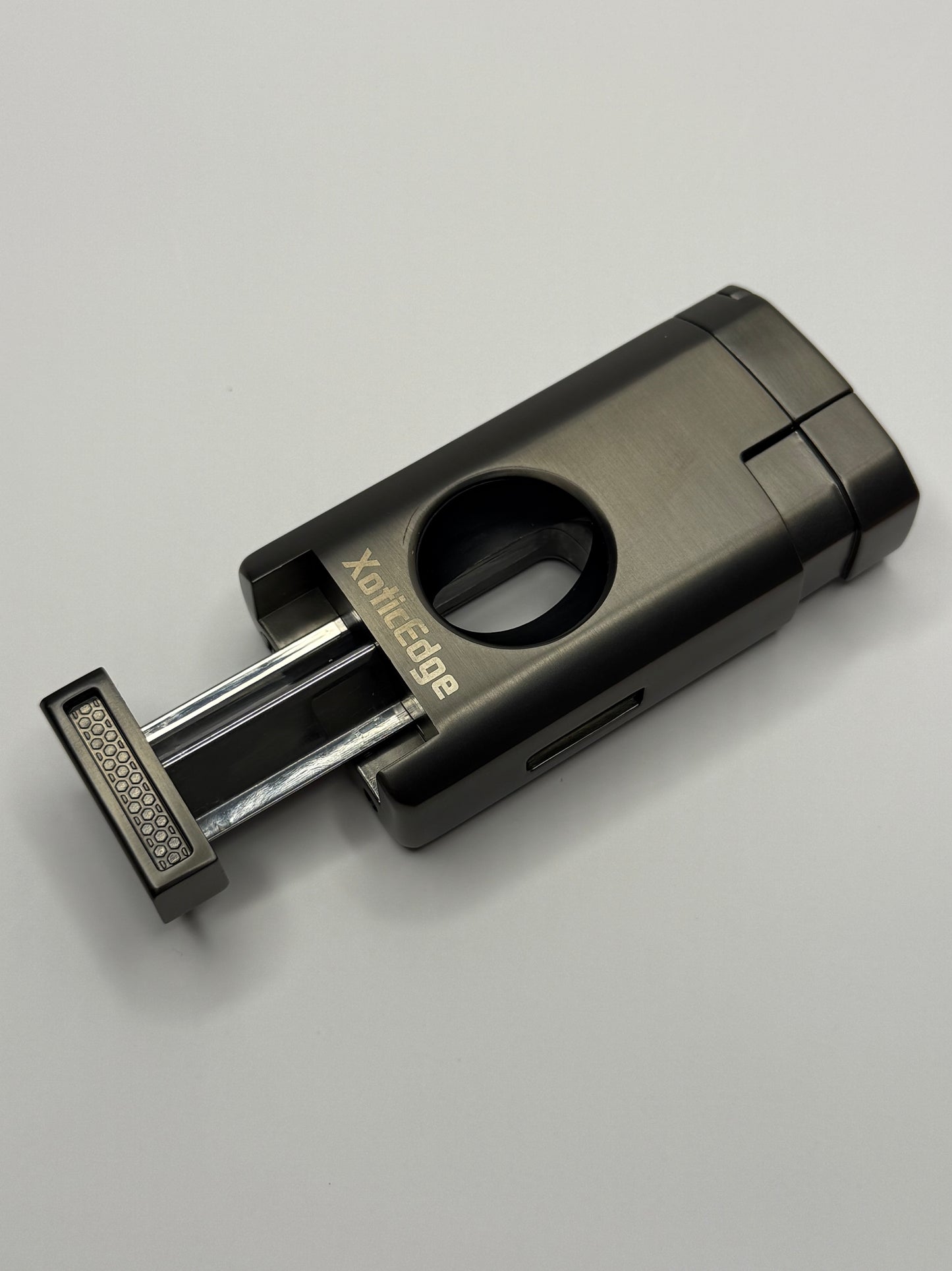 Lumina Torch w/ V-Cut (Gun Metal)