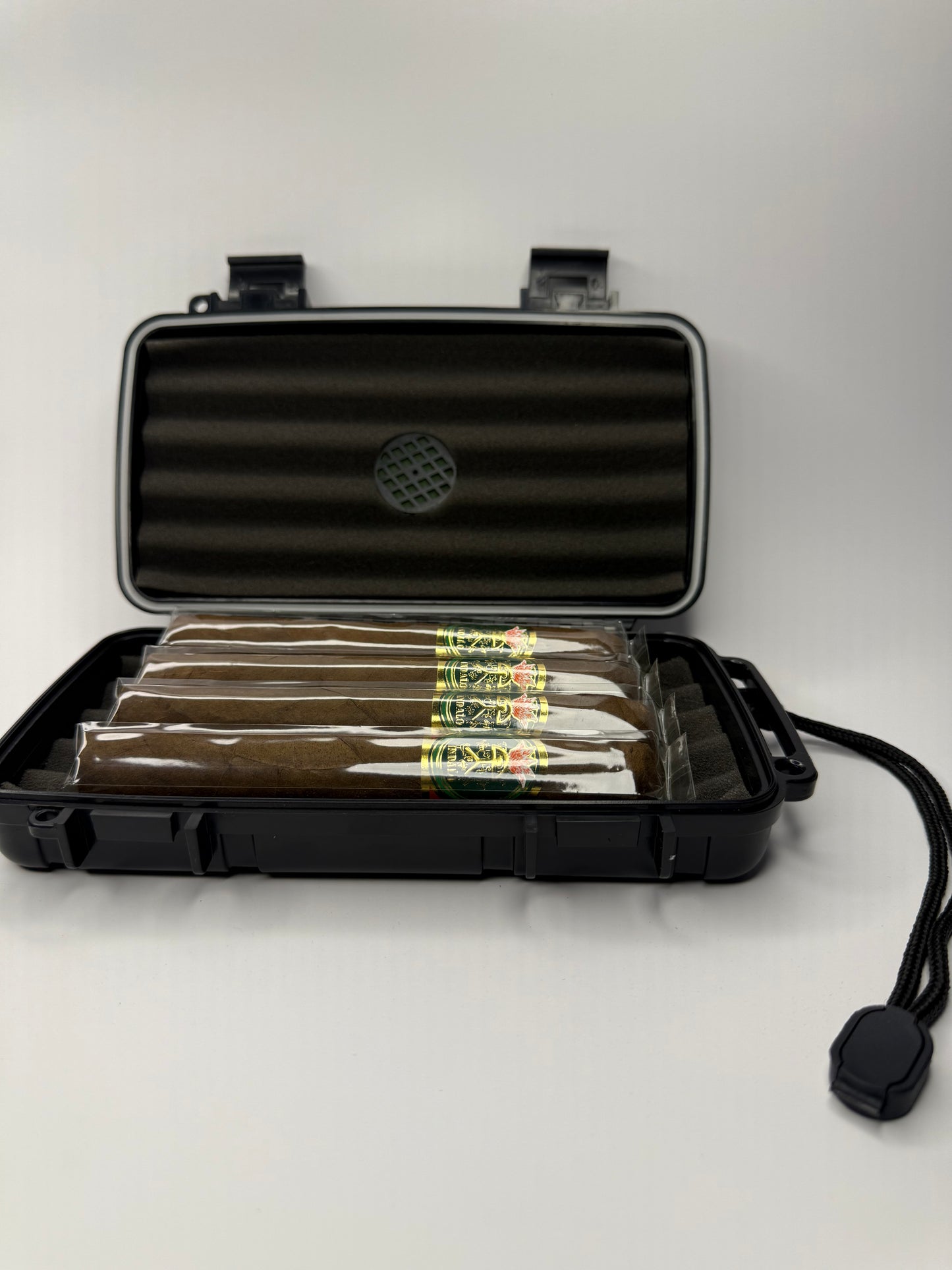 5 ct Cigar travel case humidor