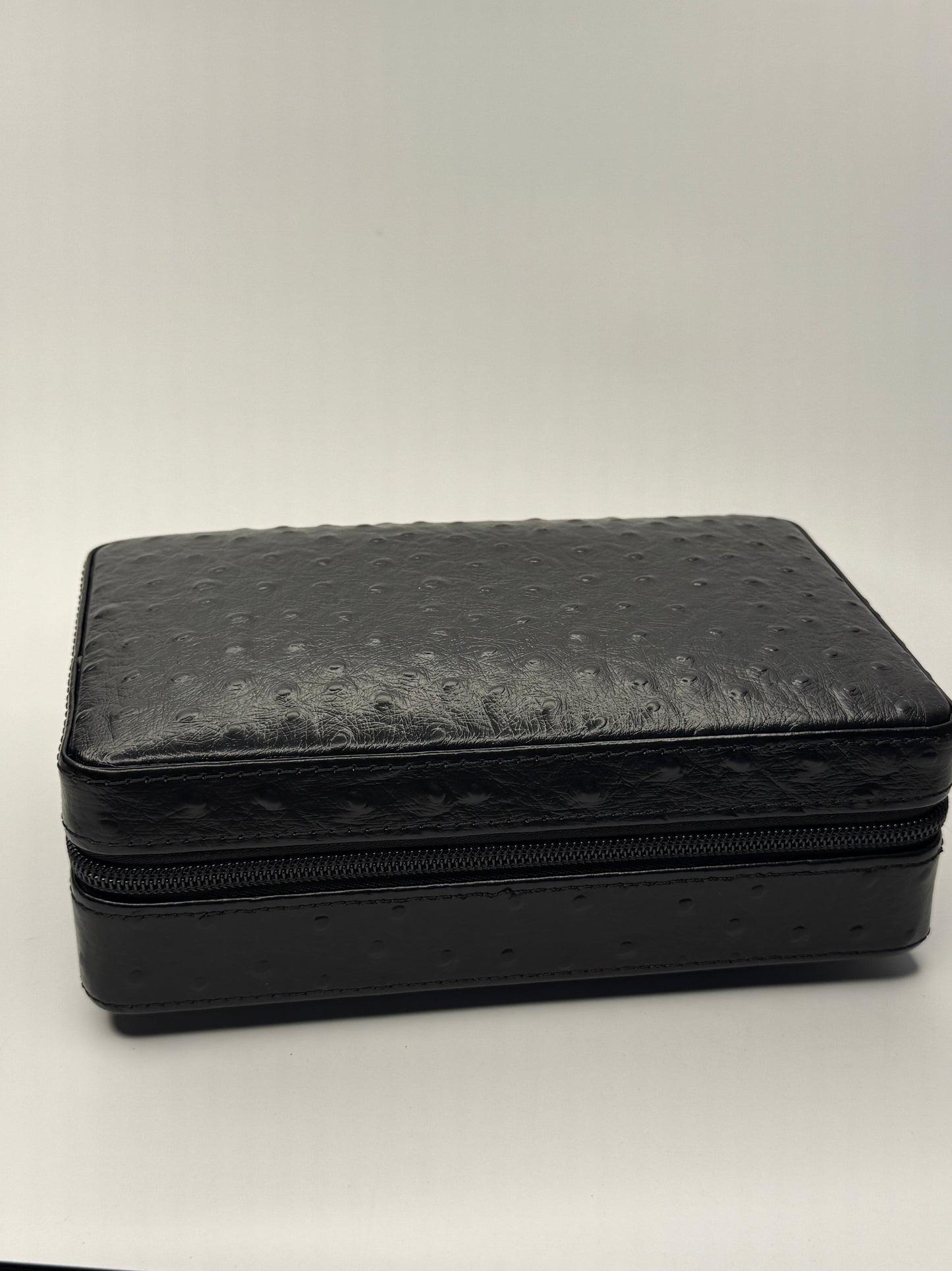 4-8 ct Manhattan Travel Cigar Case Humidor w/ on Board Accessories