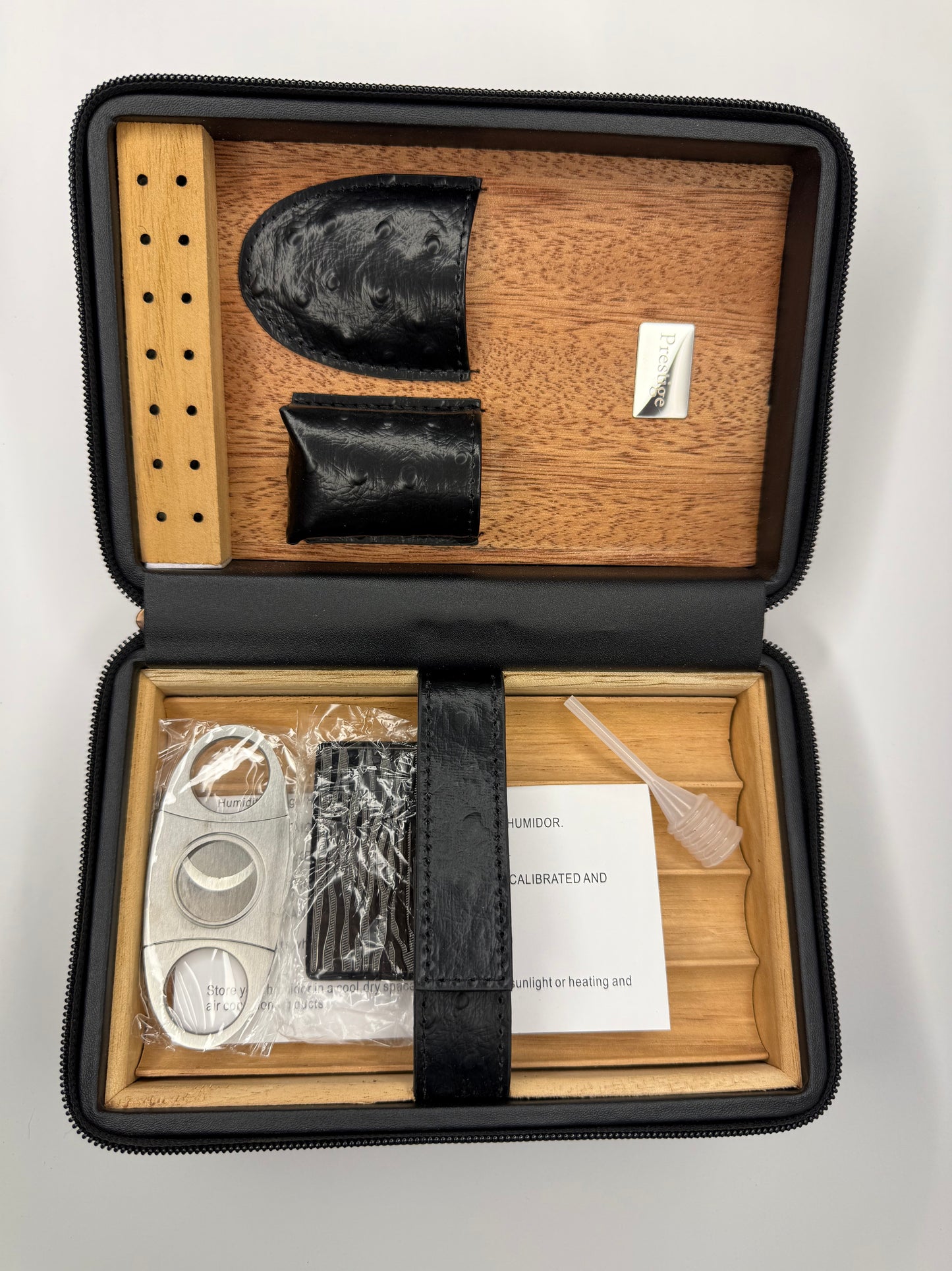 4-8 ct Manhattan Travel Cigar Case Humidor w/ on Board Accessories