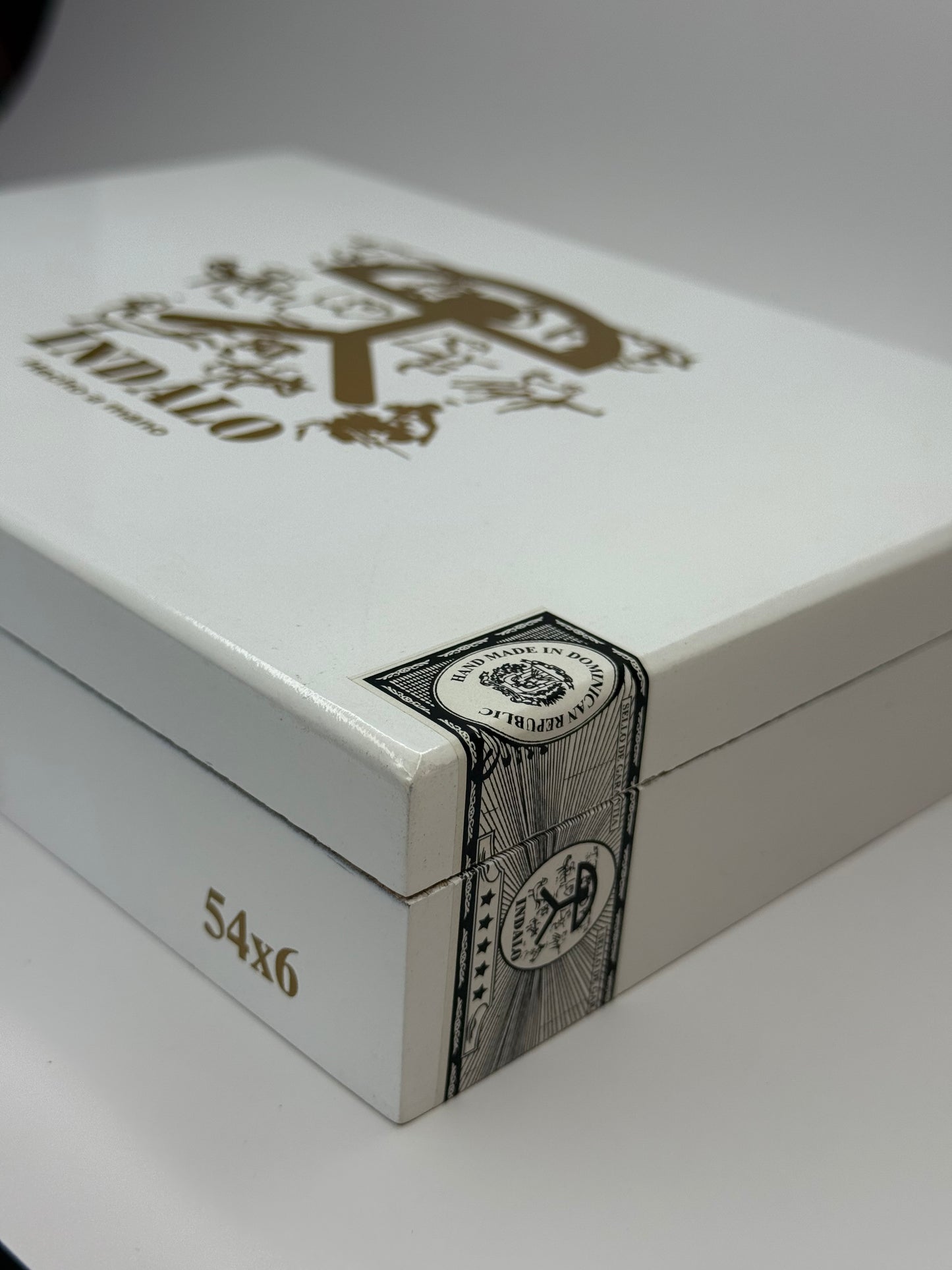 20 Count White Box of Connecticut Wrapper