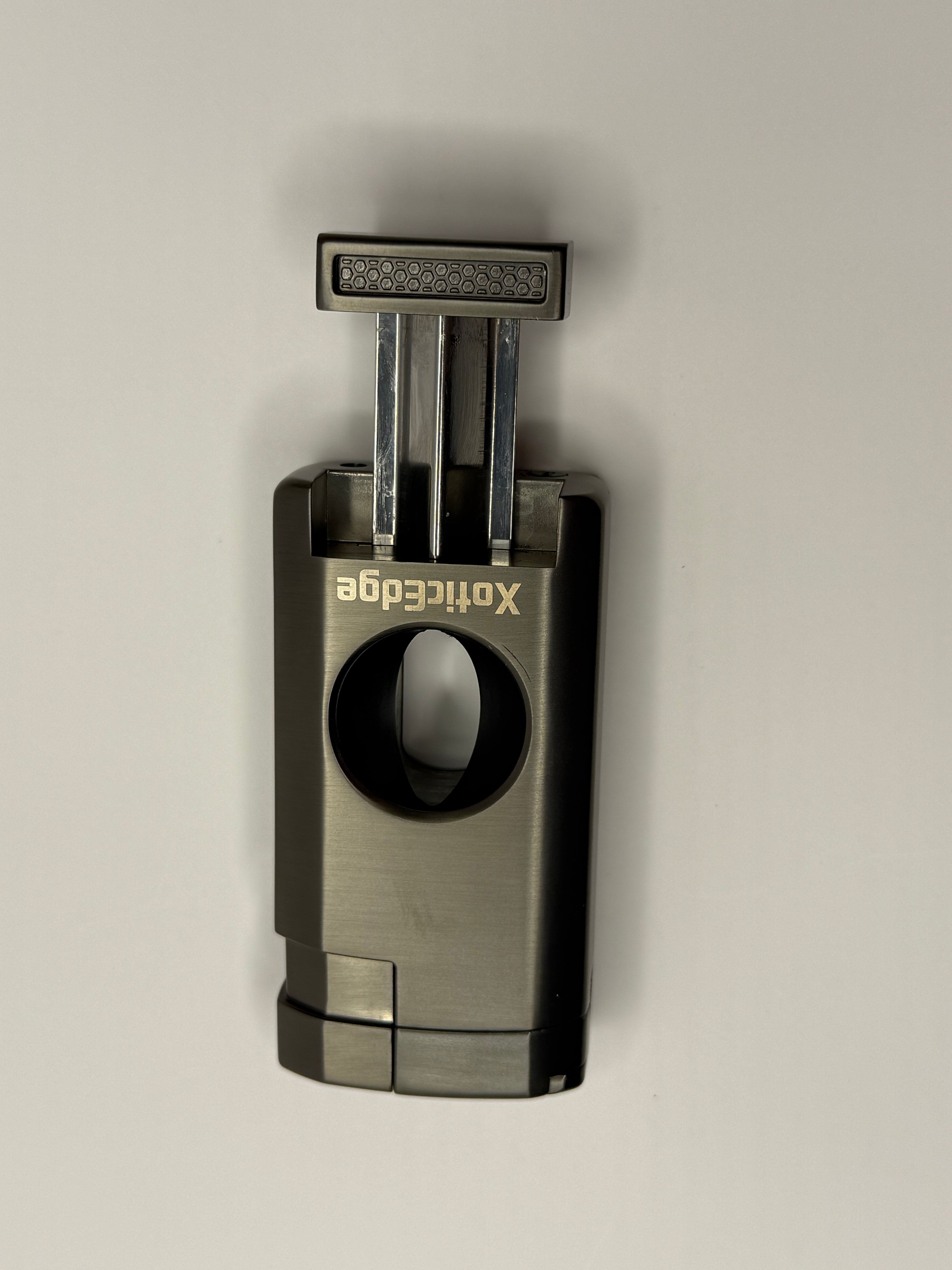 Lumina Torch w/ V-Cut (Gun Metal)