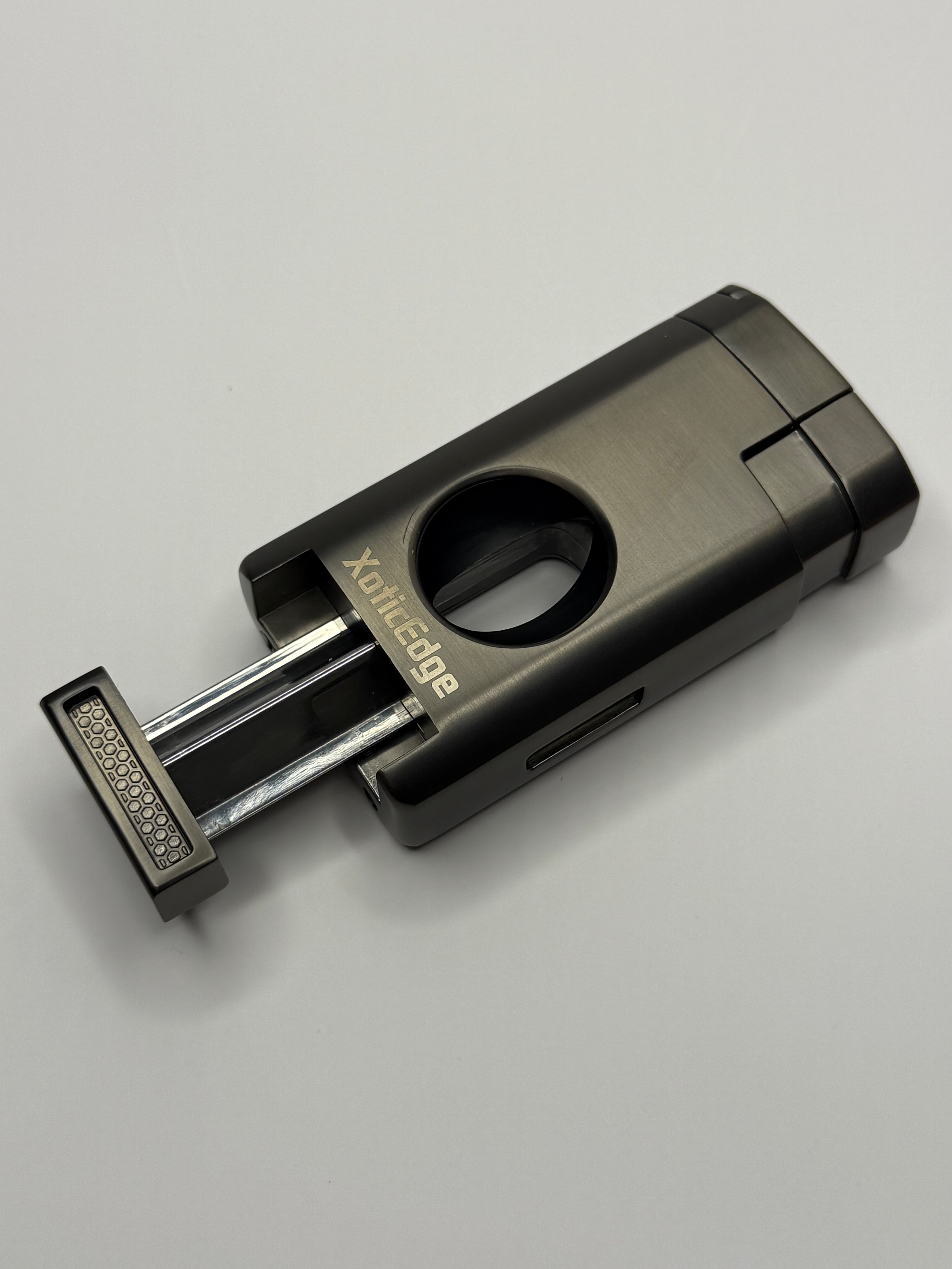 Lumina Torch w/ V-Cut (Gun Metal)