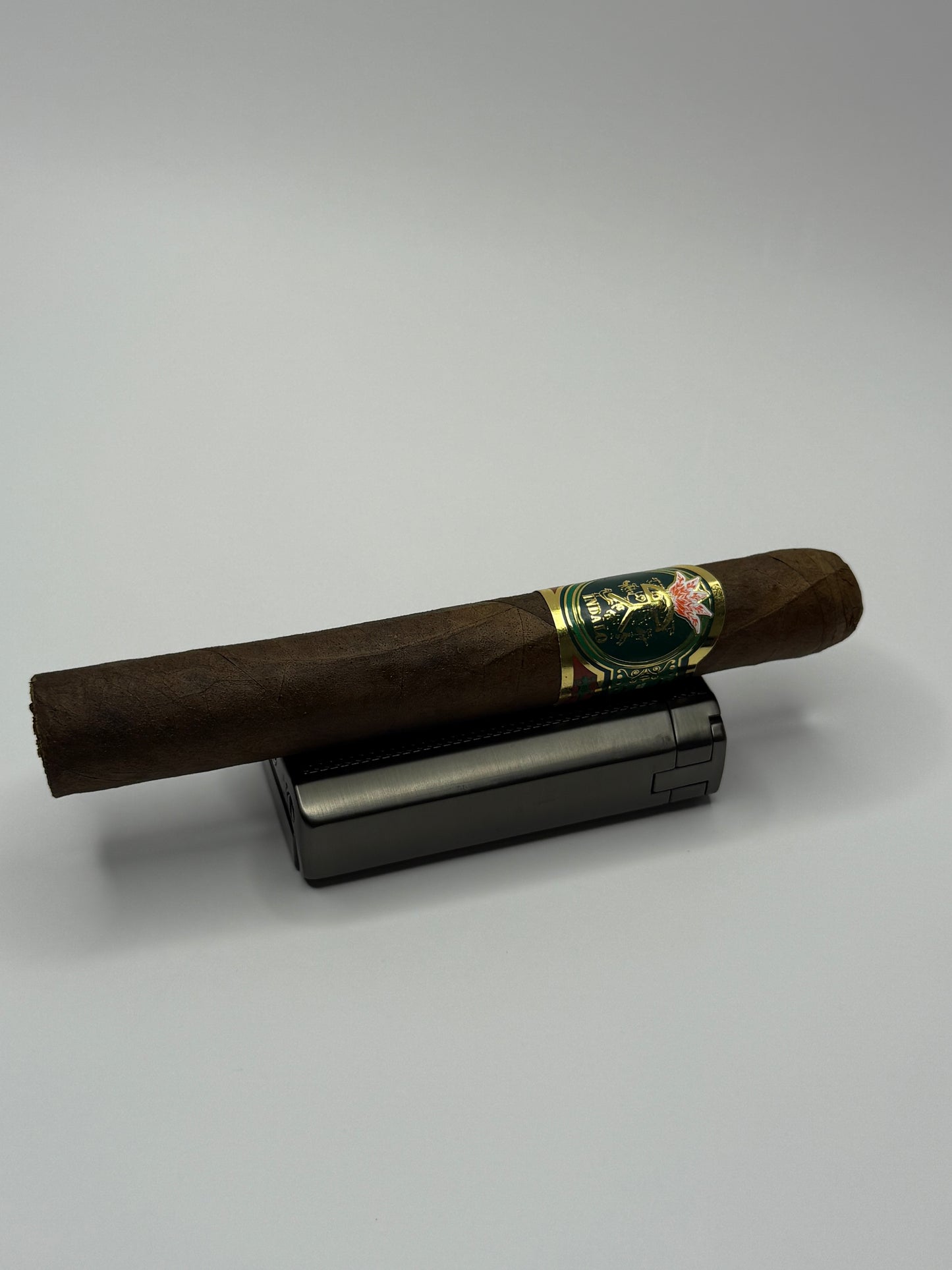 Lumina Torch w/ V-Cut (Gun Metal)
